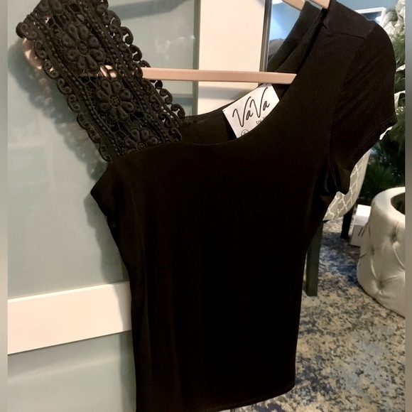 🎁Va Va By Joy Han Black shirt short sleeve, size Small - Picture 6 of 9